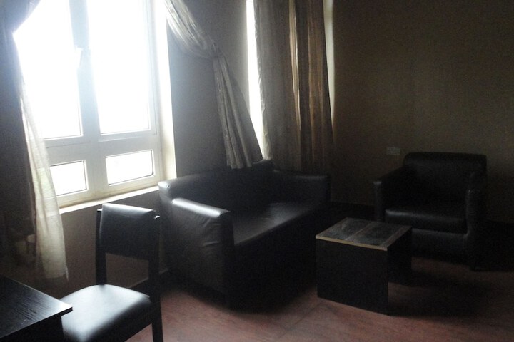Room 8 of 13