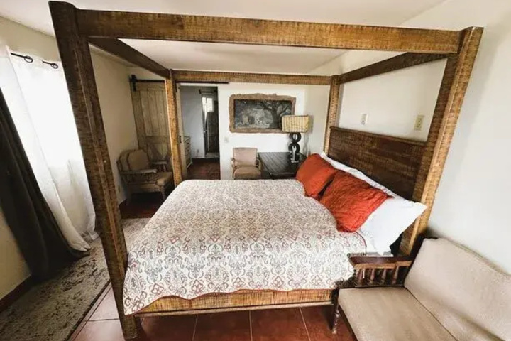 Room 3 of 10