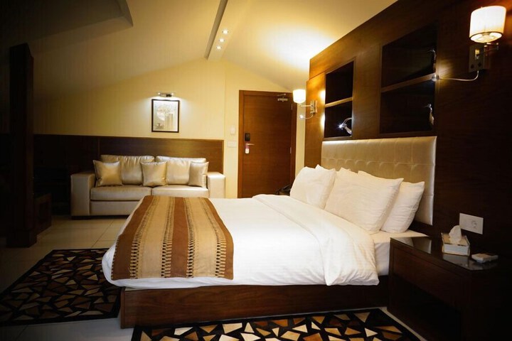 Room 12 of 61