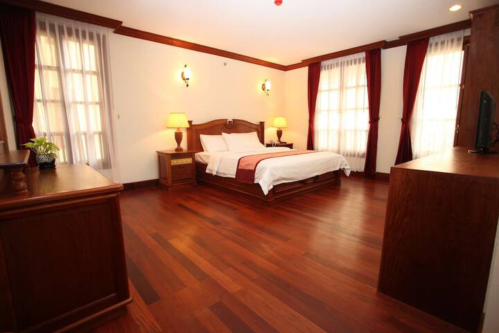 Room 3 of 52