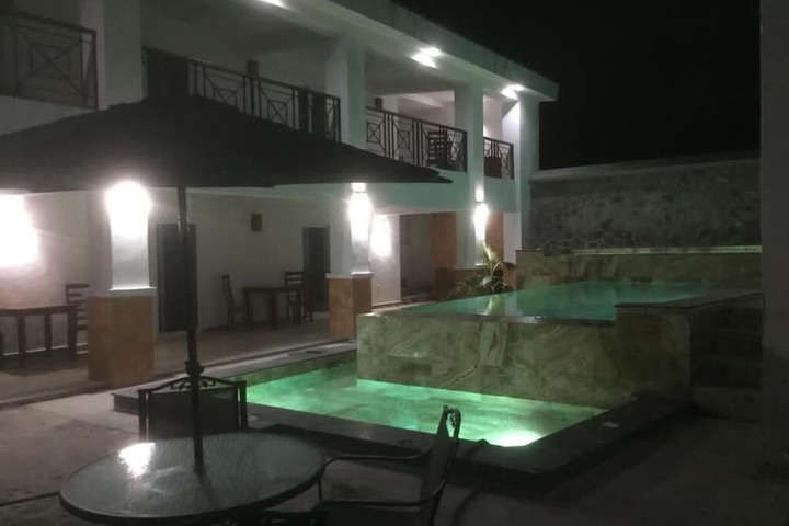 Pool 15 of 26