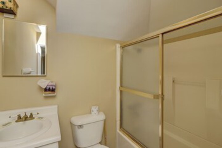 Room 3 of 24