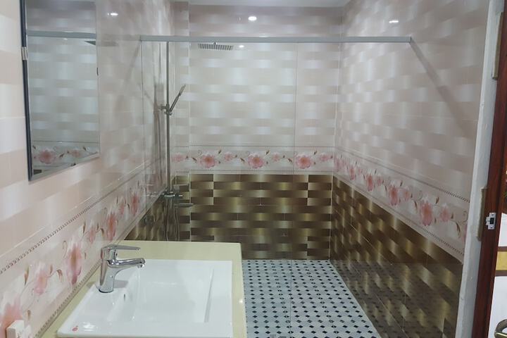 Room 32 of 44