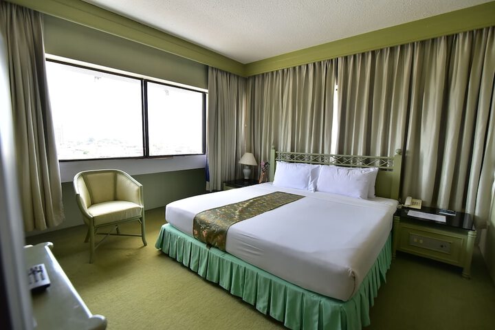 Room 11 of 55