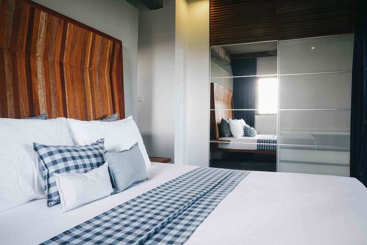 Room 62 of 158