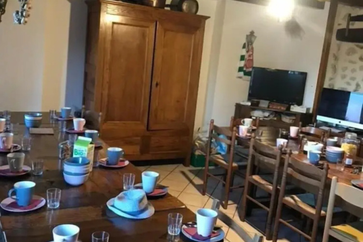 Dining 16 of 18