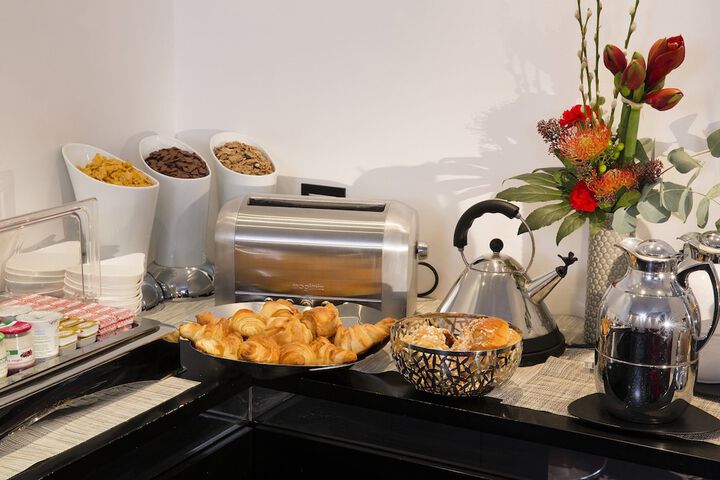 Breakfast/Coffee Service 63 of 82