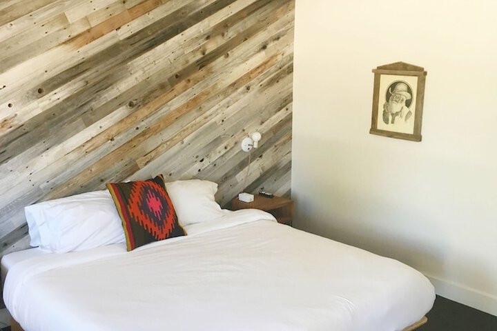 Room 4 of 50