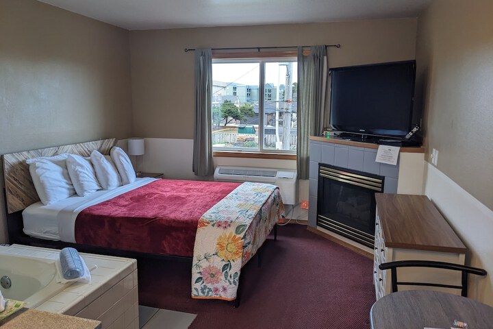 Room 33 of 81