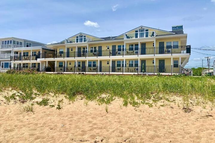 Photo of Abellona Inn & Suites