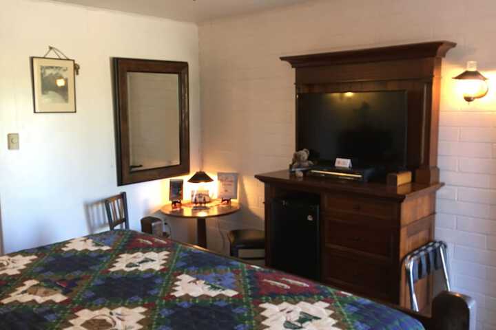 Room 47 of 90