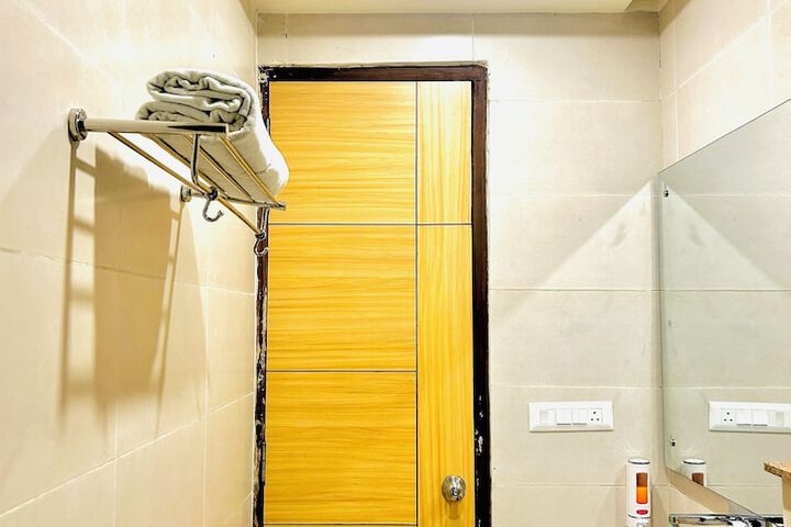 Room 33 of 44