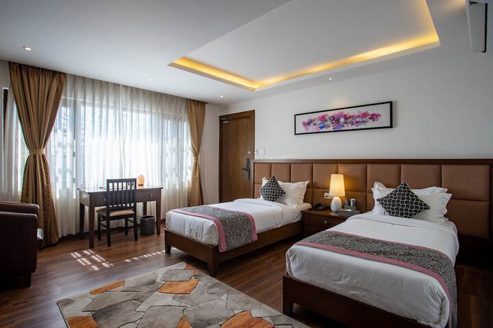 Room 7 of 25