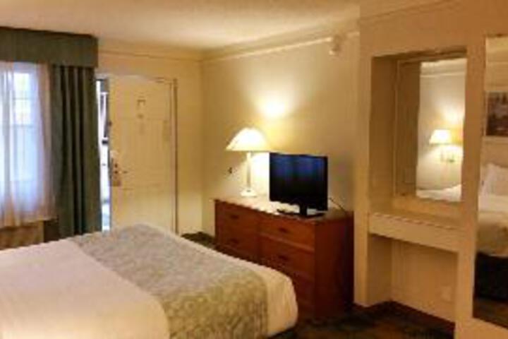 Room 26 of 42