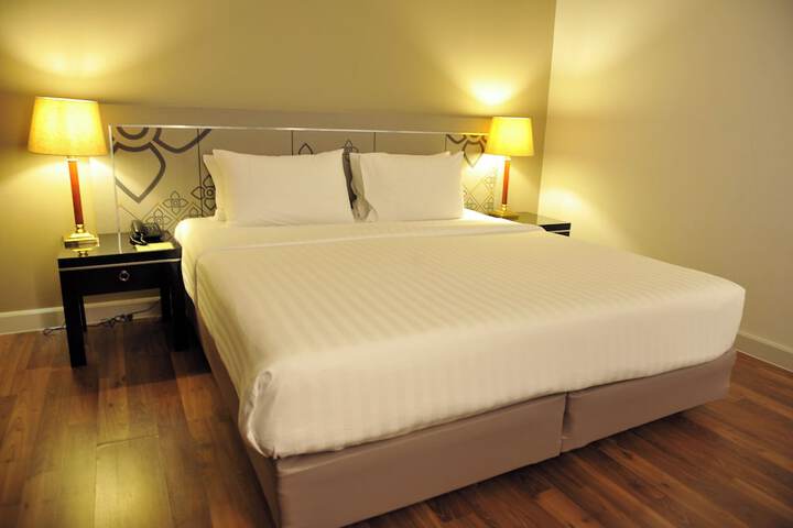 Room 12 of 34