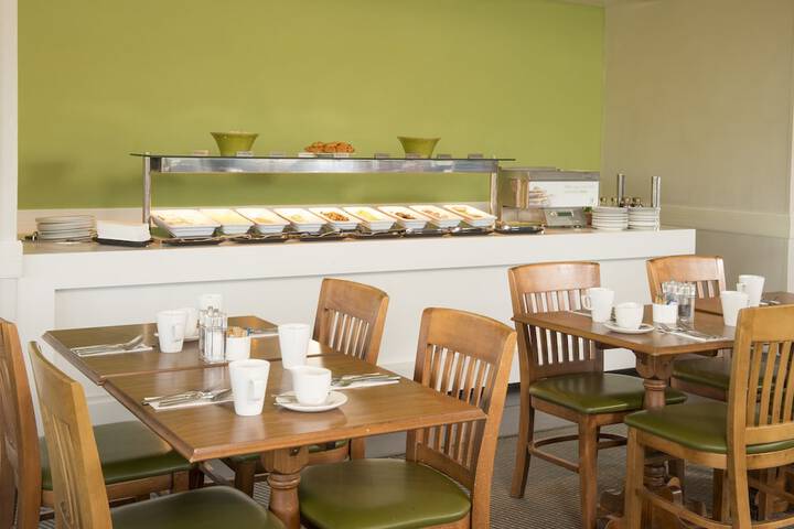 Dining 66 of 156