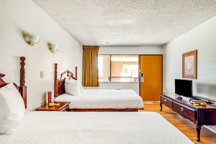 Room 11 of 23