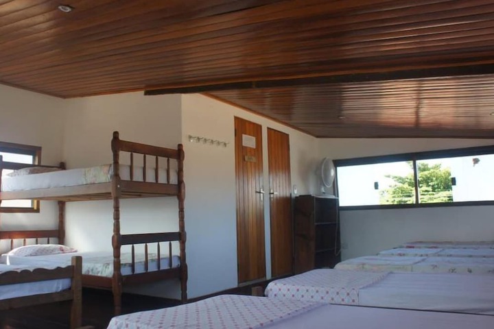 Room 5 of 11