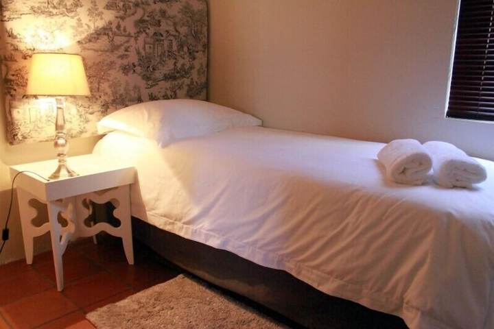 Room 6 of 24