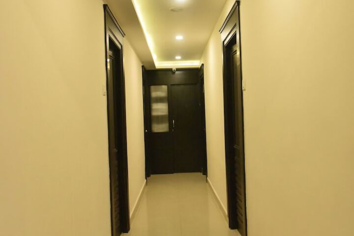 Room 4 of 33