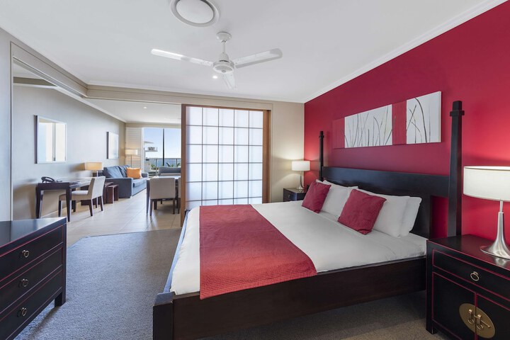 Room 32 of 175