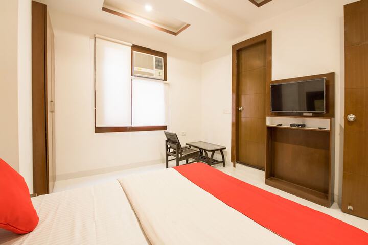 Room 13 of 23