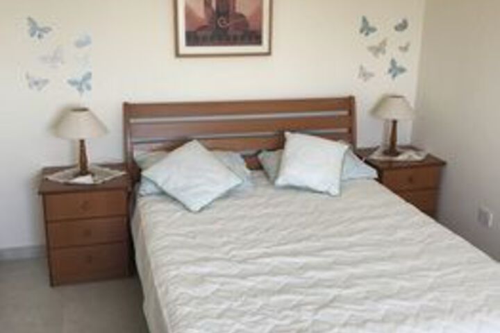Room 6 of 18