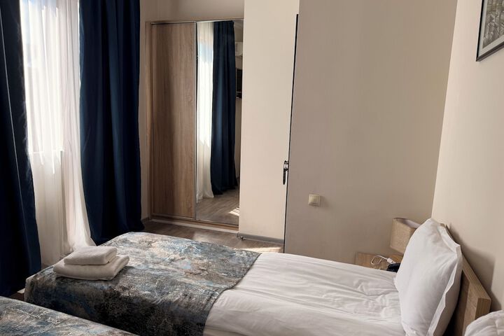 Room 19 of 86