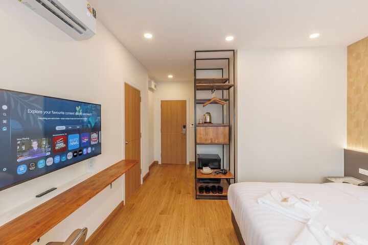 Room 11 of 38