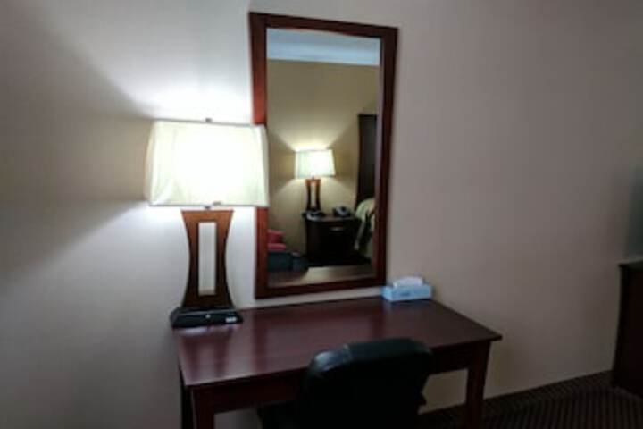 Room 46 of 108
