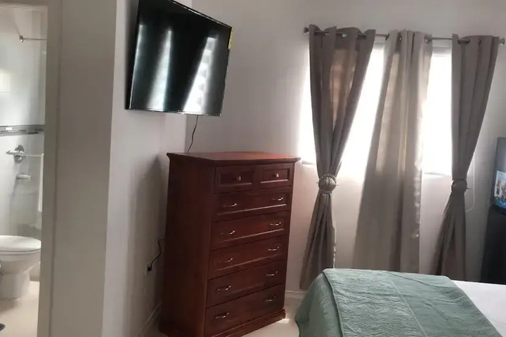 Room 4 of 20