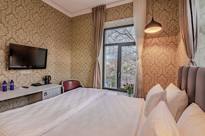 Room 48 of 163