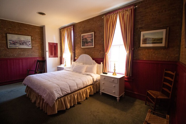 Room 9 of 56