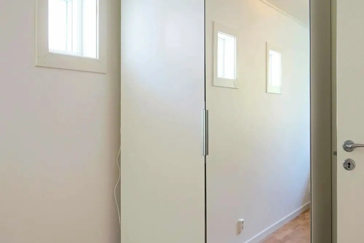 Room 8 of 14