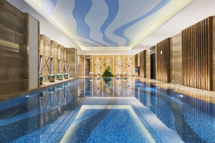 Hotel with Pool
