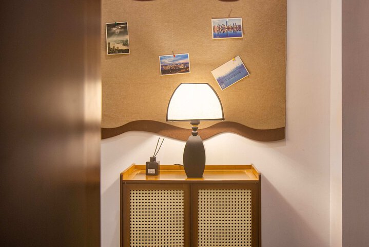 Room 27 of 81