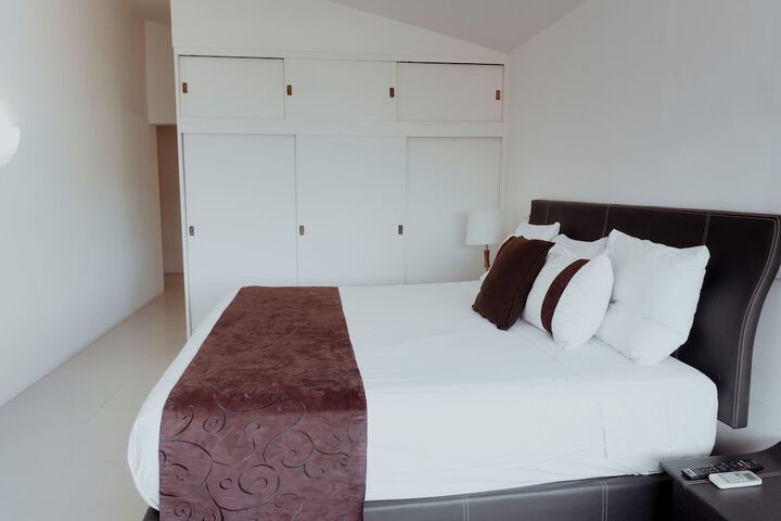 Room 9 of 56