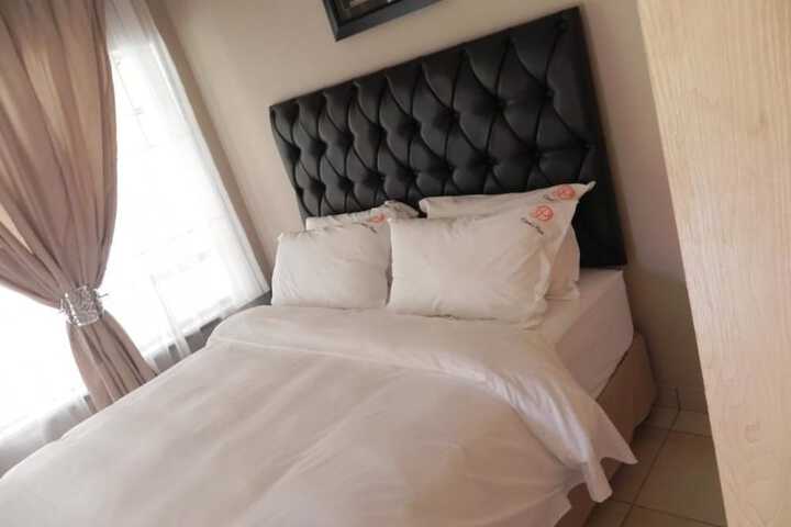 Room 7 of 24