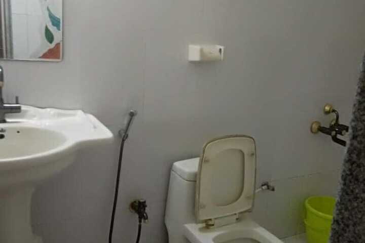 Room 11 of 13
