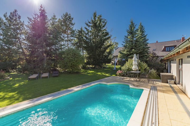 Pool 46 of 67