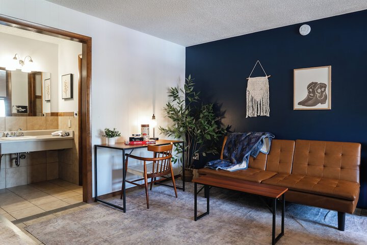 Room 4 of 44