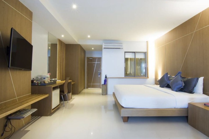 Room 5 of 112