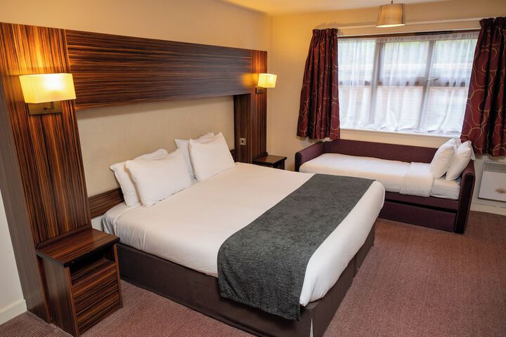 Room 8 of 35