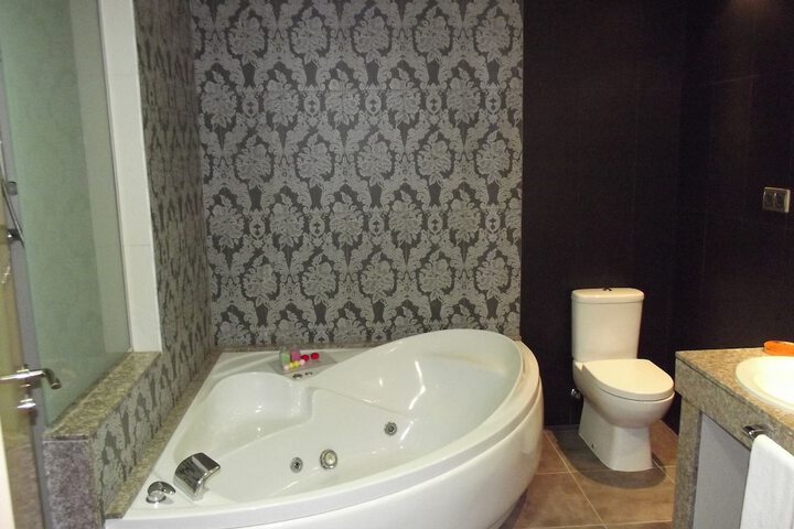 Room 25 of 50