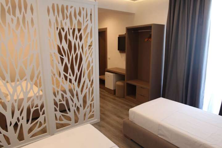 Room 27 of 59