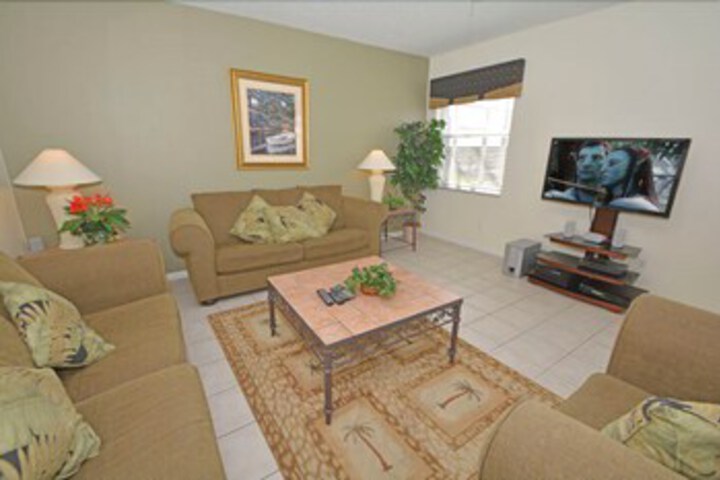 Beautiful 5 Bedroom 3 Bath Pool Home on the Golf Course in Davenport, FL