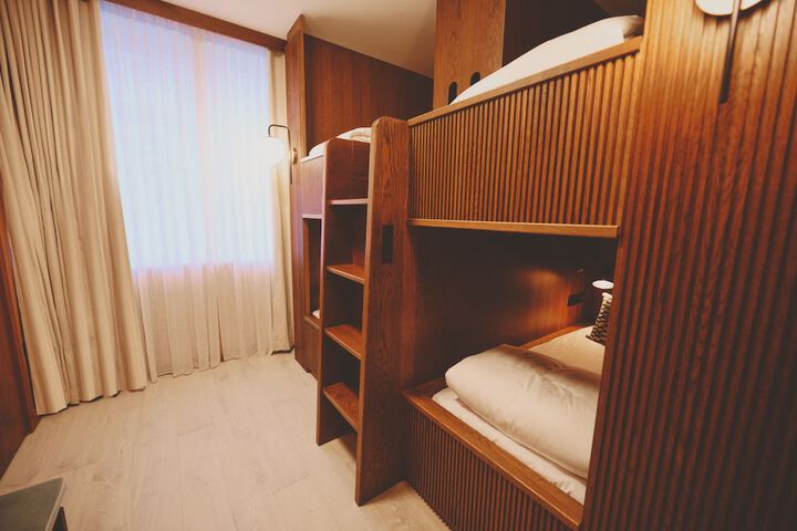 Room 12 of 63