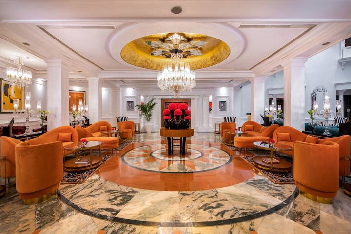 Entrance & Lobby