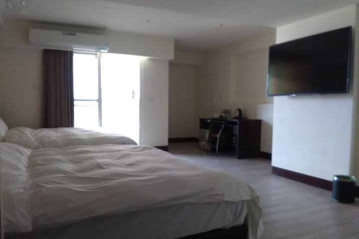 Room 10 of 22