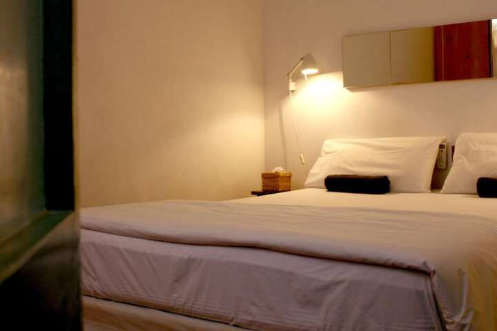 Room 7 of 65